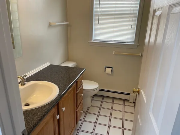 $2,850 | 32 Lincoln Road, Unit B, Newton, MA 02458