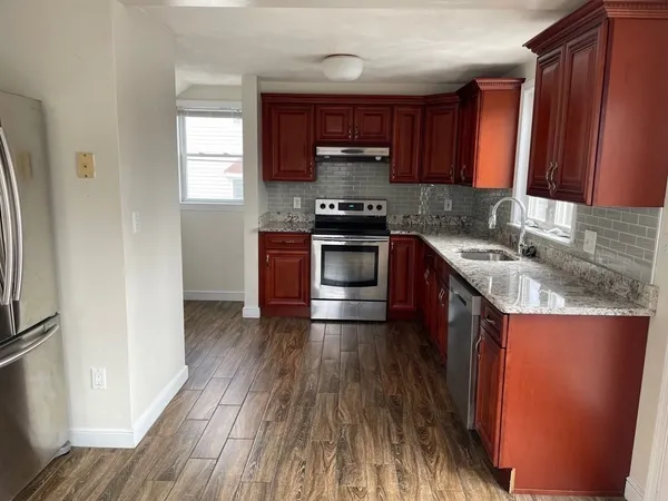 $2,850 | 32 Lincoln Road, Unit B, Newton, MA 02458