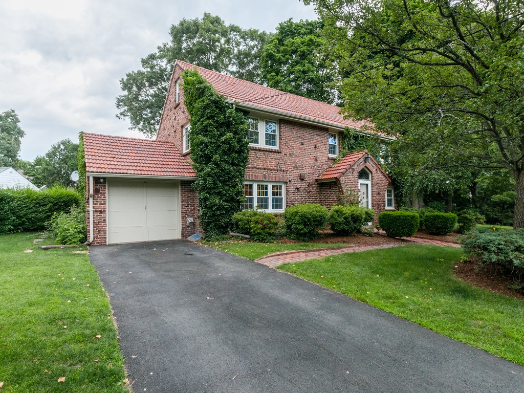 5 Ivy Road Belmont, MA 02478 - Photo 2 of 5 Gallery Image 2