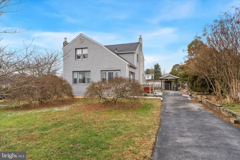 $435,000 | 291 Roberts Avenue, Conshohocken, PA 19428