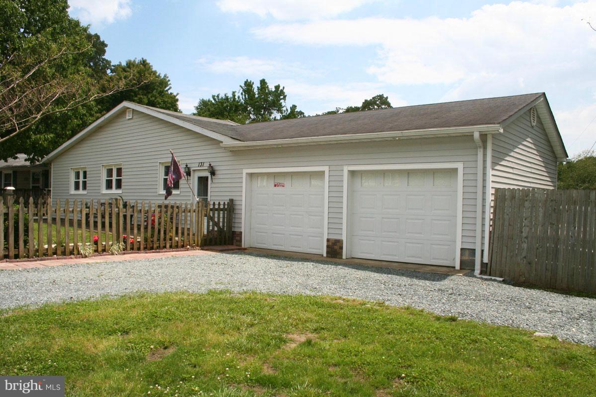 131 Oakwood Road Edgewater, MD 21037 - Photo 1 of 30 Exterior (Front)