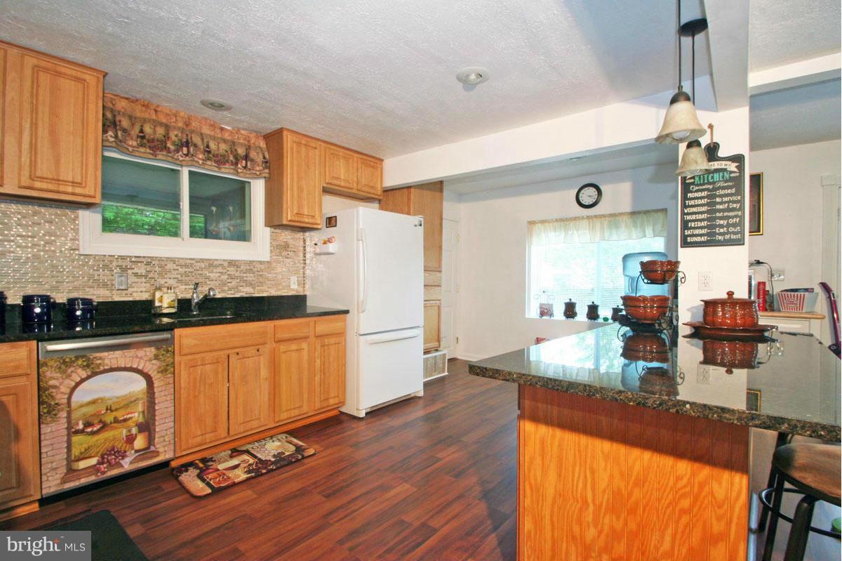 131 Oakwood Road Edgewater, MD 21037 - Photo 14 of 30 Kitchen