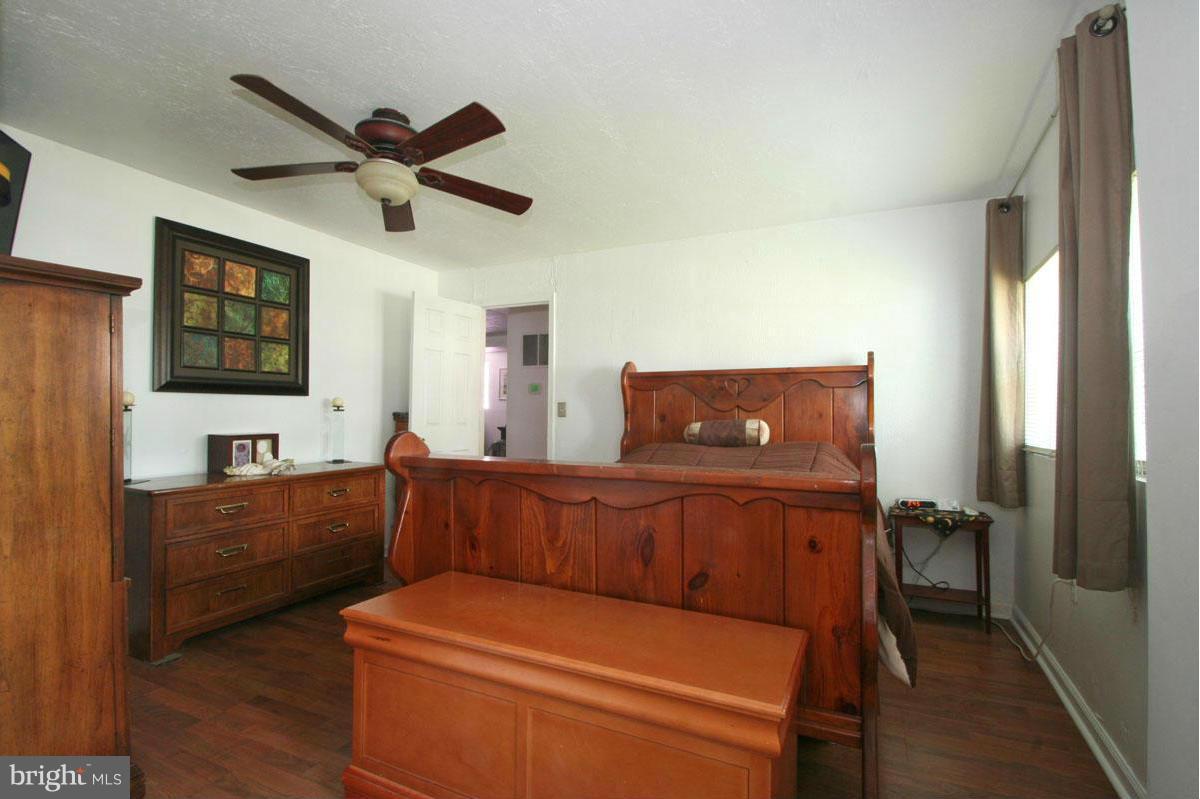 131 Oakwood Road Edgewater, MD 21037 - Photo 18 of 30 Bedroom (Master)