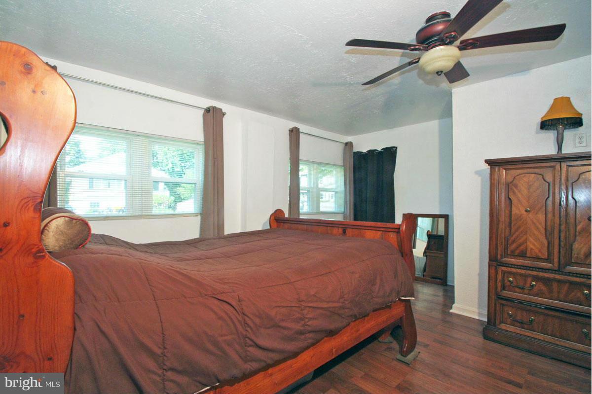 131 Oakwood Road Edgewater, MD 21037 - Photo 19 of 30 Bedroom (Master)