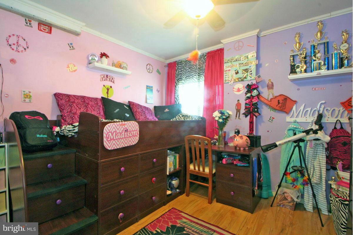 131 Oakwood Road Edgewater, MD 21037 - Photo 22 of 30 Bedroom