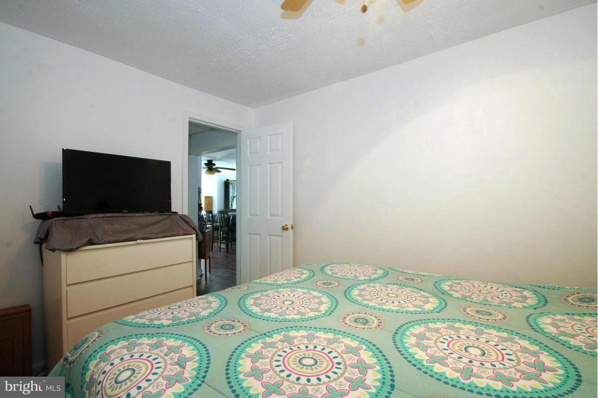 131 Oakwood Road Edgewater, MD 21037 - Photo 24 of 30 Bedroom