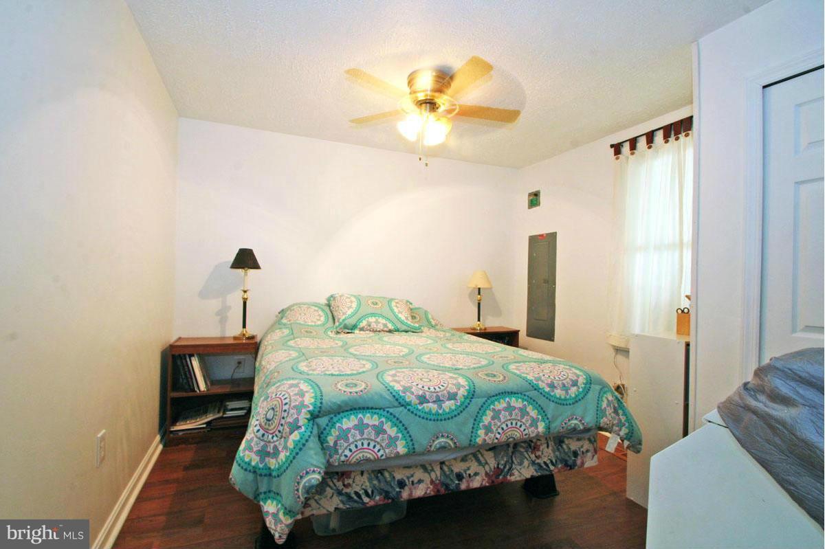 131 Oakwood Road Edgewater, MD 21037 - Photo 25 of 30 Bedroom
