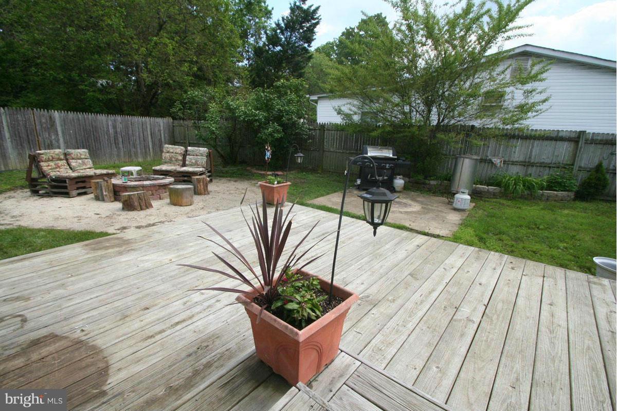 131 Oakwood Road Edgewater, MD 21037 - Photo 6 of 30 Exterior (Rear) Backyard off of deck