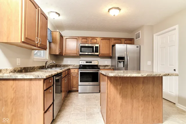 $2,300 | 14313 Harrison Parkway, Fishers, IN 46038