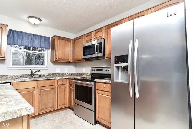 $2,300 | 14313 Harrison Parkway, Fishers, IN 46038