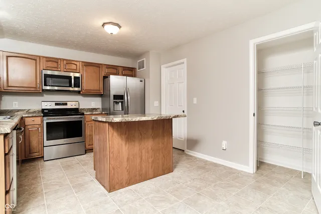 $2,300 | 14313 Harrison Parkway, Fishers, IN 46038