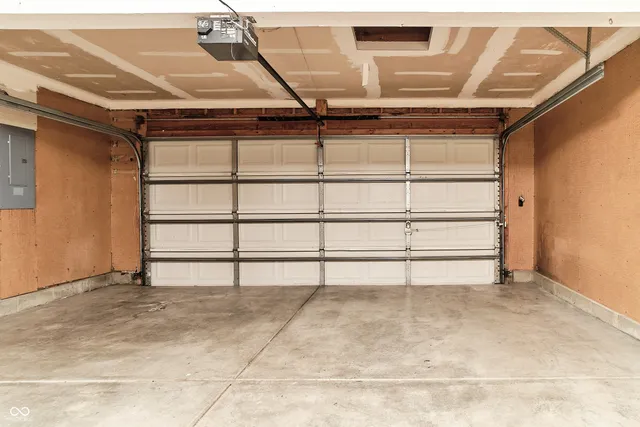 $2,300 | 14313 Harrison Parkway, Fishers, IN 46038