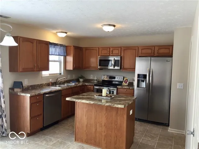 $2,300 | 14313 Harrison Parkway, Fishers, IN 46038