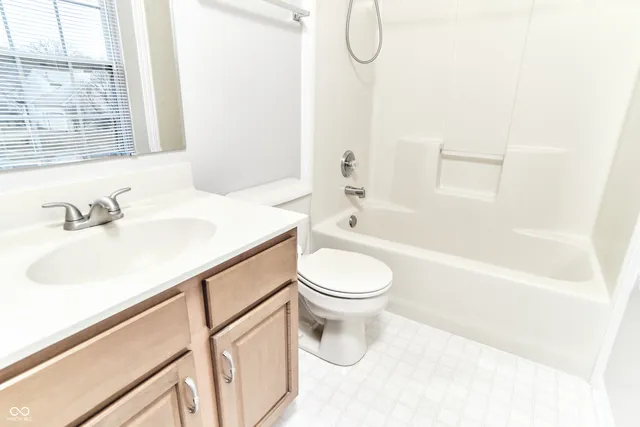 $2,300 | 14313 Harrison Parkway, Fishers, IN 46038