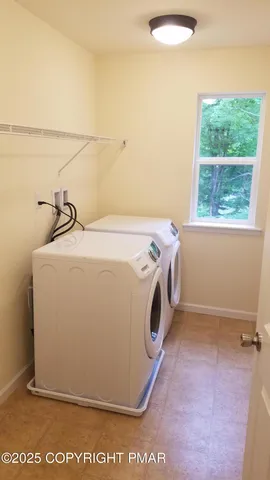 $479,900 | 111 Lincoln Lane, East Stroudsburg, PA 18301