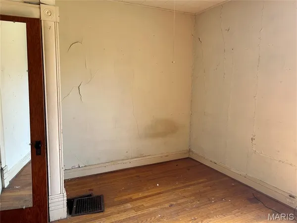 $17,900 | 712 East Harrison Street, Sparta, IL 62286