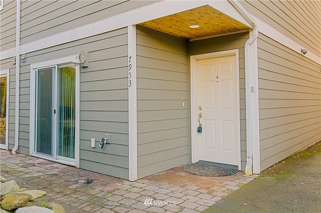 7953 9th Avenue Southwest, Unit A Seattle, WA 98106 - Photo 1 of 24