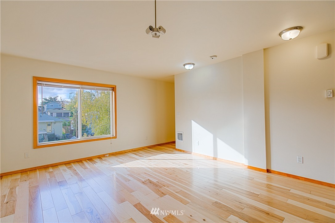 7953 9th Avenue Southwest, Unit A Seattle, WA 98106 - Photo 3 of 24