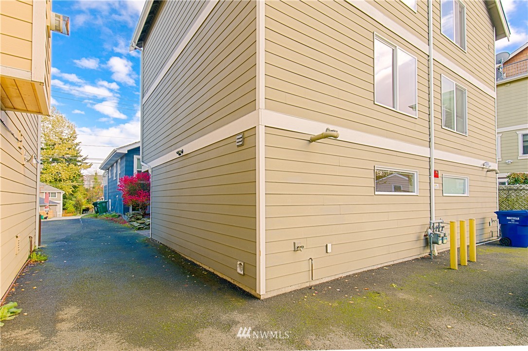 7953 9th Avenue Southwest, Unit A Seattle, WA 98106 - Photo 22 of 24