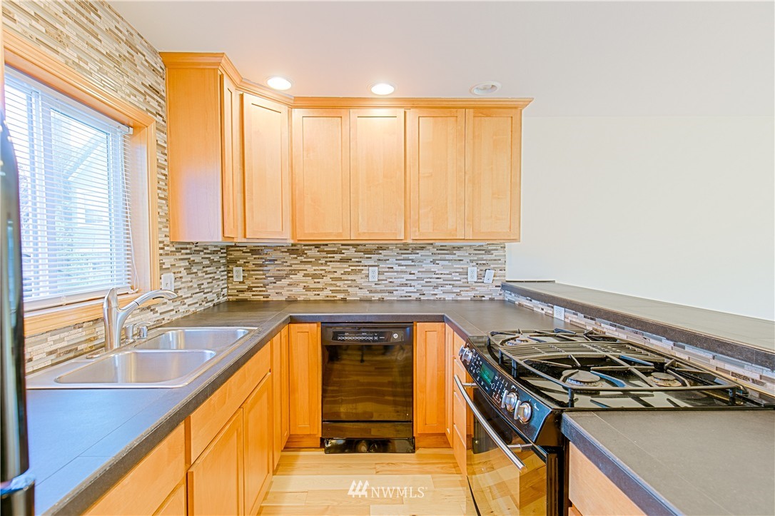 7953 9th Avenue Southwest, Unit A Seattle, WA 98106 - Photo 6 of 24