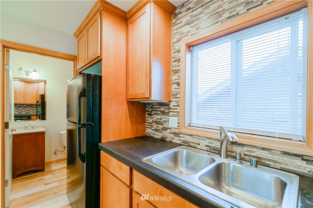 7953 9th Avenue Southwest, Unit A Seattle, WA 98106 - Photo 7 of 24