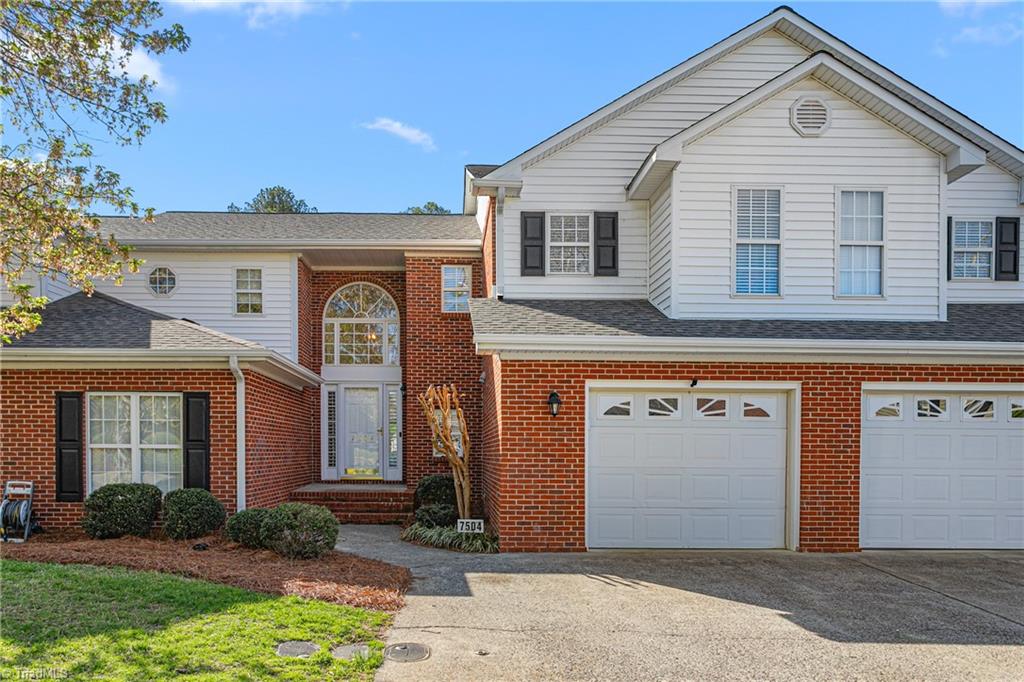 7504 Riverside Court Clemmons, NC 27012 - Photo 2 of 26 Gallery Image 2
