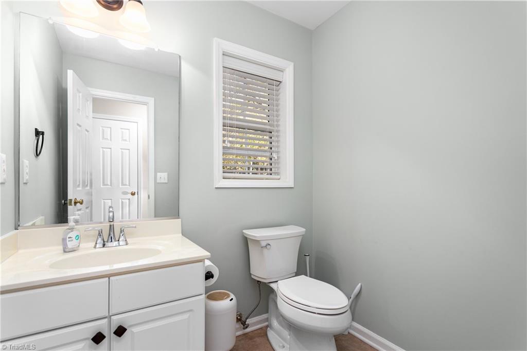 7504 Riverside Court Clemmons, NC 27012 - Photo 6 of 26 Gallery Image 6