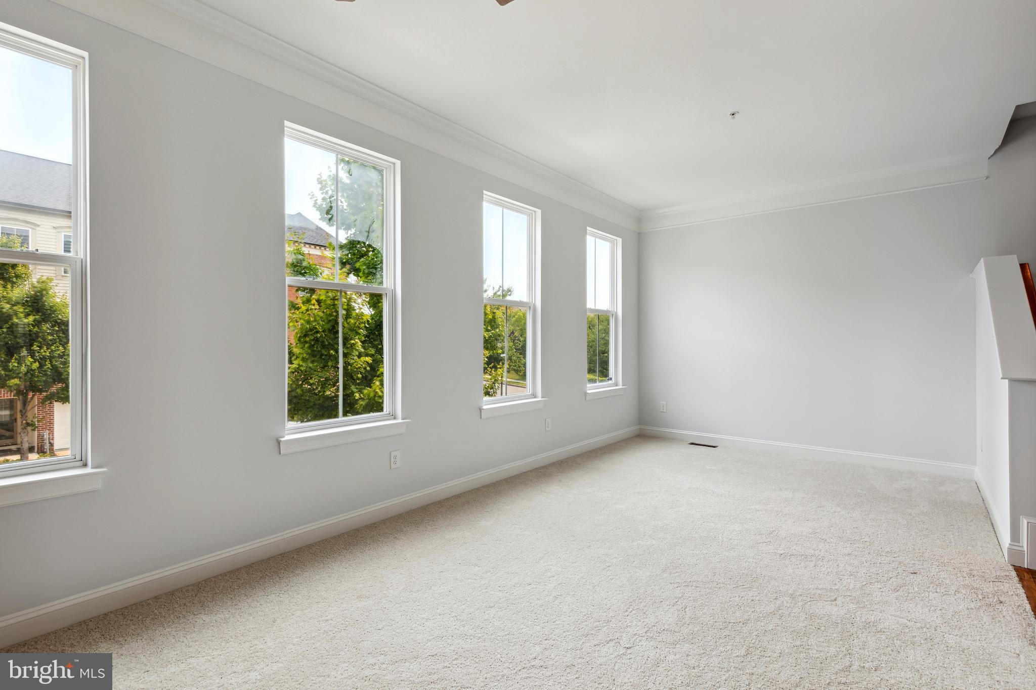 9807 Garden Ranges Laurel, MD 20723 - Photo 6 of 21 Living room