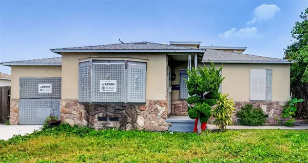 $624,950 | 1118 South Exmoor Avenue, Compton, CA 90220