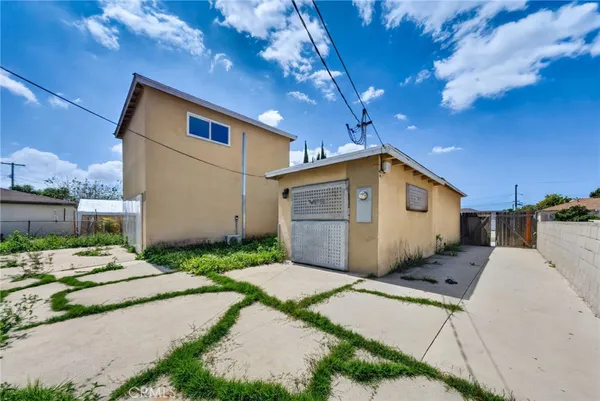 $624,950 | 1118 South Exmoor Avenue, Compton, CA 90220