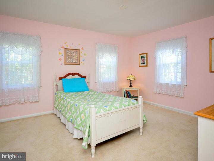 518 Marks Road Oreland, PA 19075 - Photo 12 of 22 Gallery Image 12