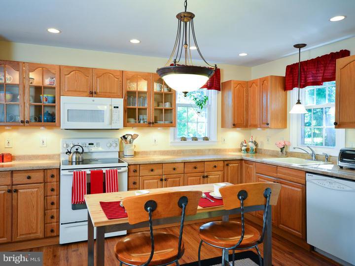 518 Marks Road Oreland, PA 19075 - Photo 5 of 22 Gallery Image 5