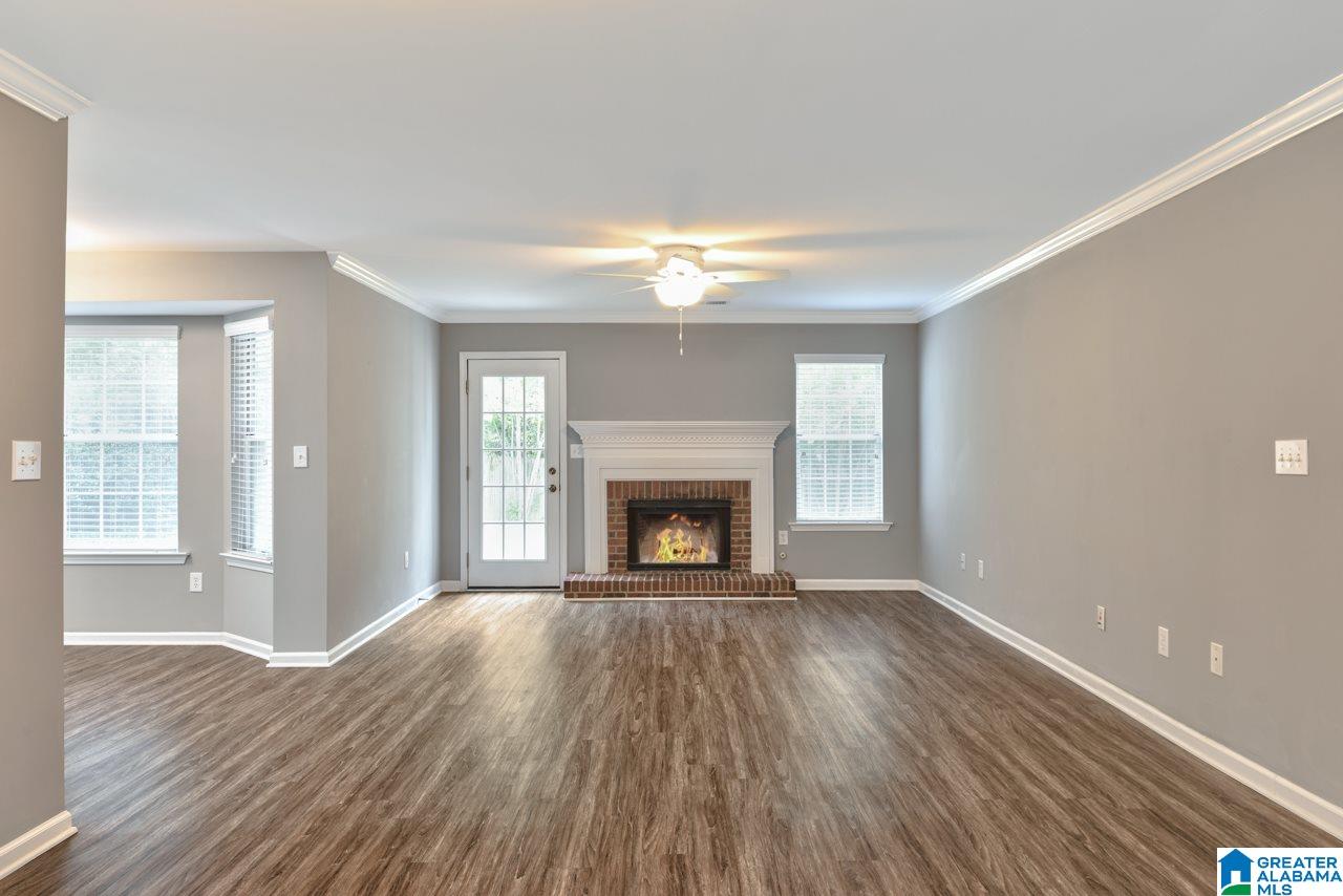 144 Lake Terrace Alabaster, AL 35007 - Photo 3 of 33