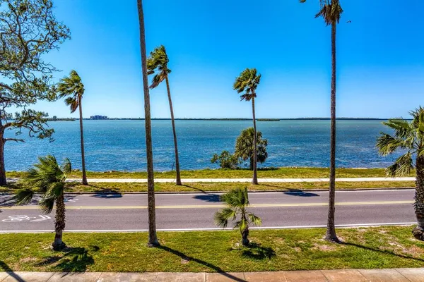 $6,603,000 | 147 Edgewater Drive, Dunedin, FL 34698