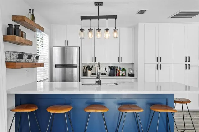 $6,603,000 | 147 Edgewater Drive, Dunedin, FL 34698