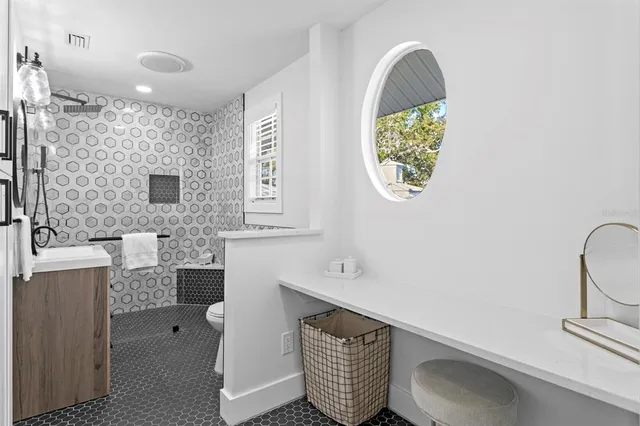 $6,603,000 | 147 Edgewater Drive, Dunedin, FL 34698