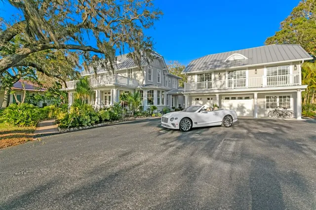 $6,603,000 | 147 Edgewater Drive, Dunedin, FL 34698