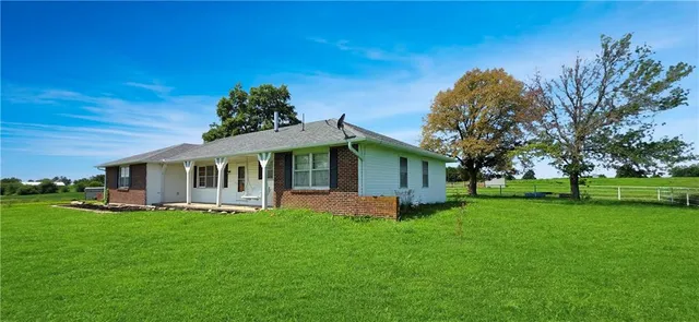 $535,000 | 20479 D Highway, Norborne, MO 64668
