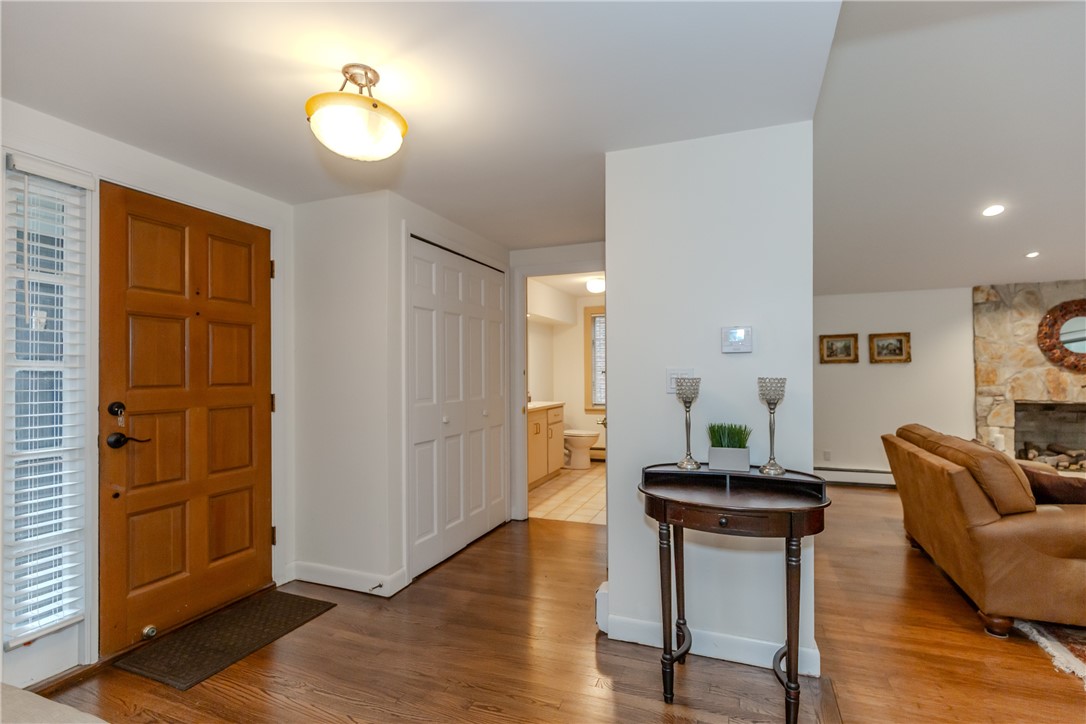 7 White Birch Road Cranston, RI 02920 - Photo 5 of 44