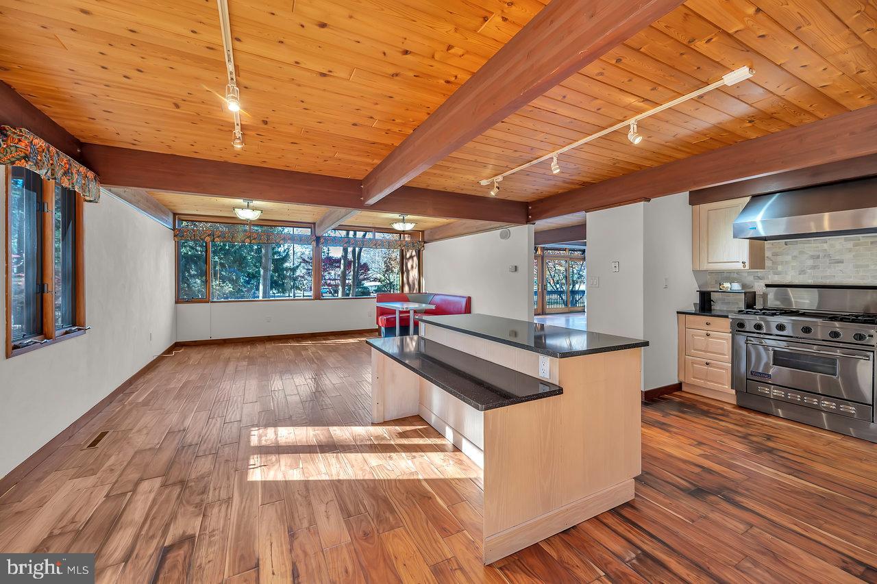 160 North Post Road Princeton Junction, NJ 08550 - Photo 13 of 76