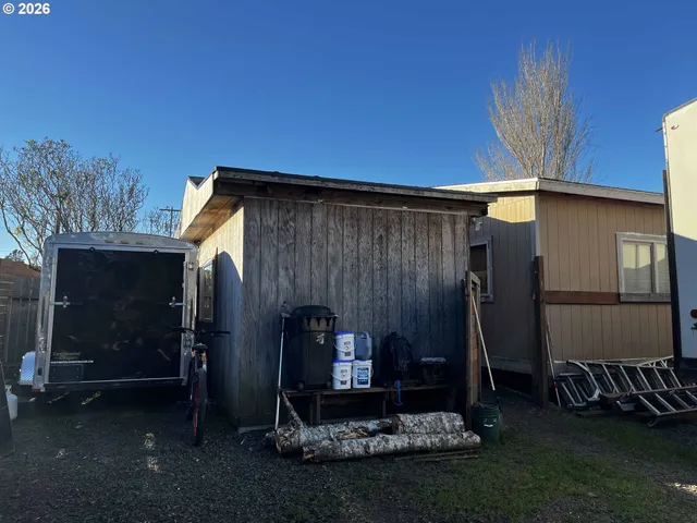 a picture of a city view