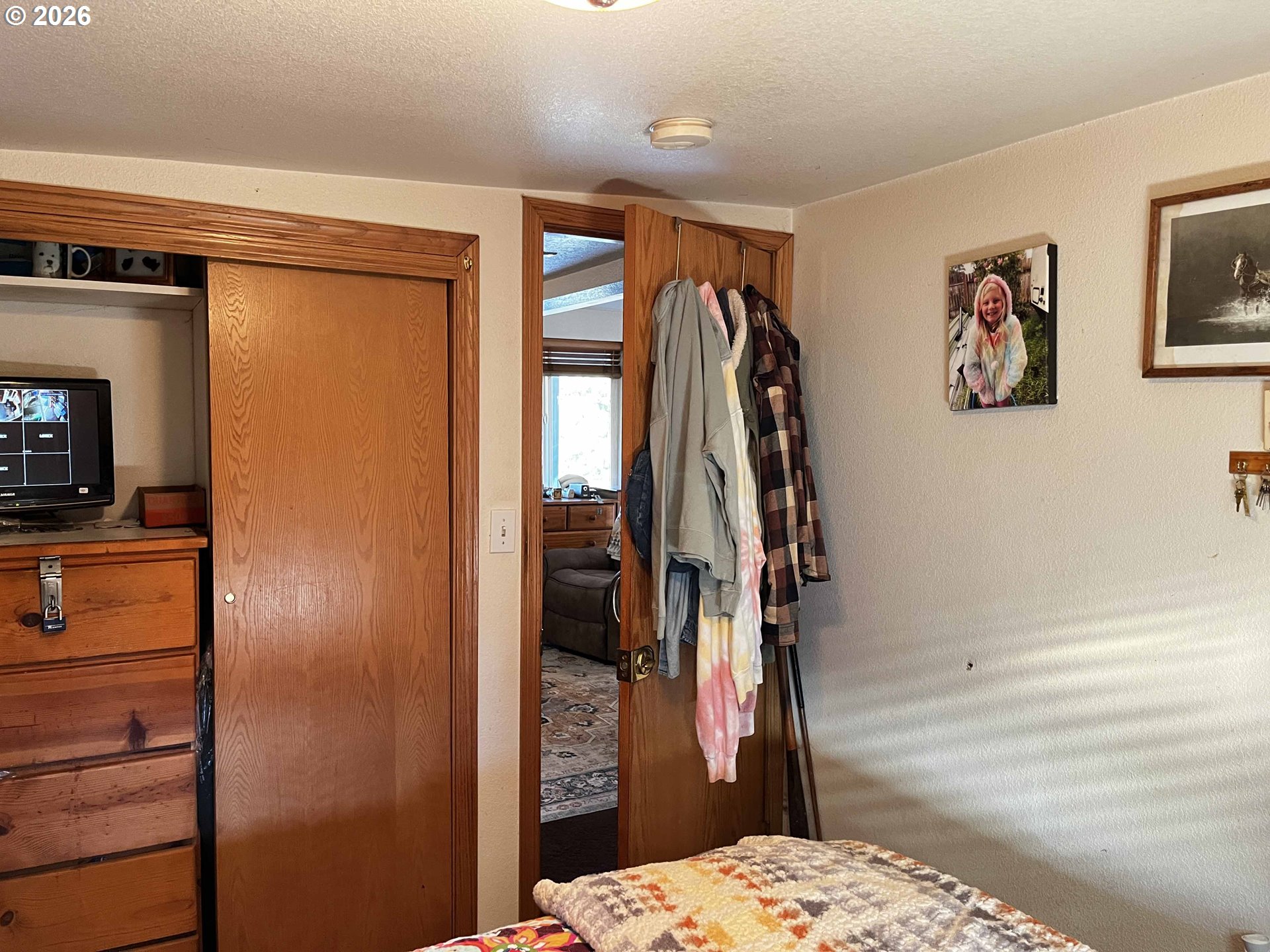 1890 37th Street Florence, OR 97439 - Photo 9 of 41 a walk in closet