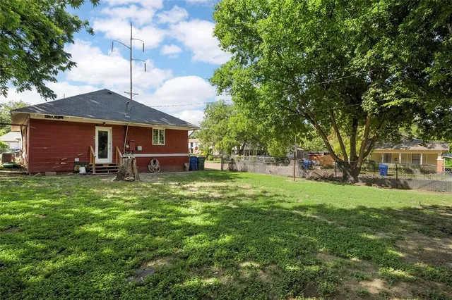 $200,000 | 2700 Cole Avenue, Waco, TX 76707