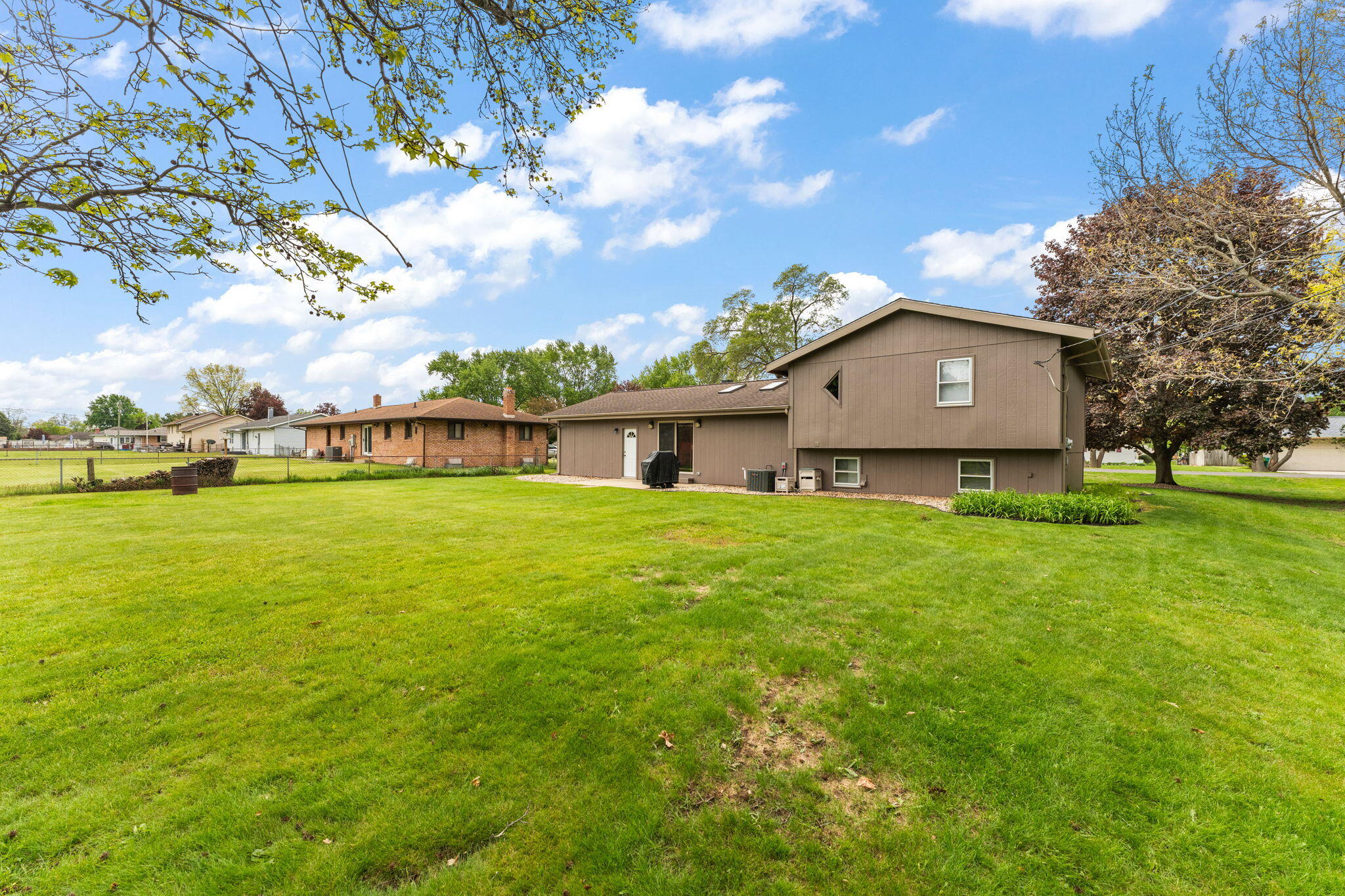 55944 Buckeye Road Mishawaka, IN 46545 - Photo 38 of 38 2048x1365