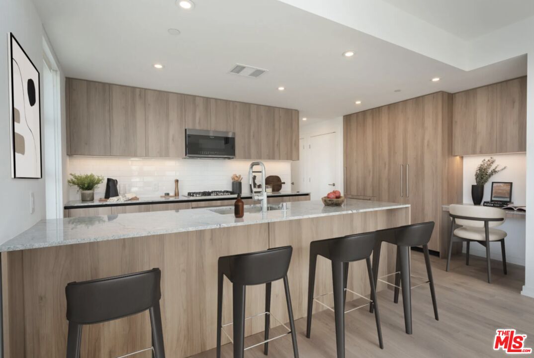 6933 Santa Monica Blvd Unit 316