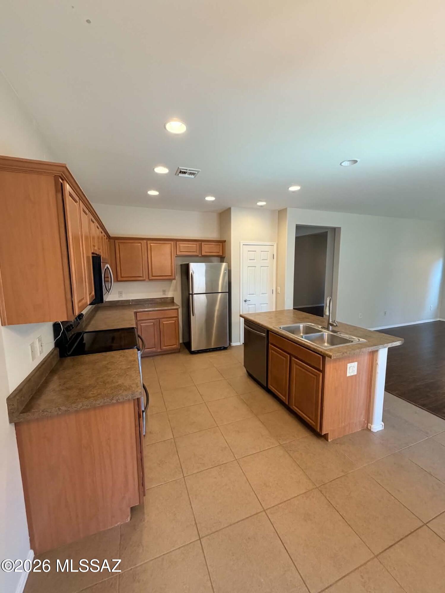 8796 North Norway Spruce Road Tucson, AZ 85743 - Photo 4 of 30