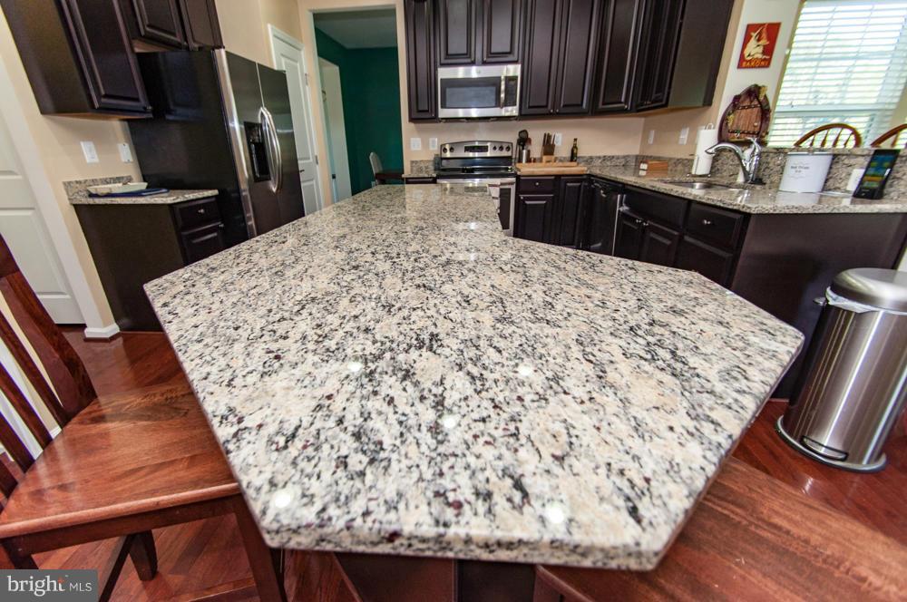 2817 St Marys View Road Accokeek, MD 20607 - Photo 7 of 28 Kitchen