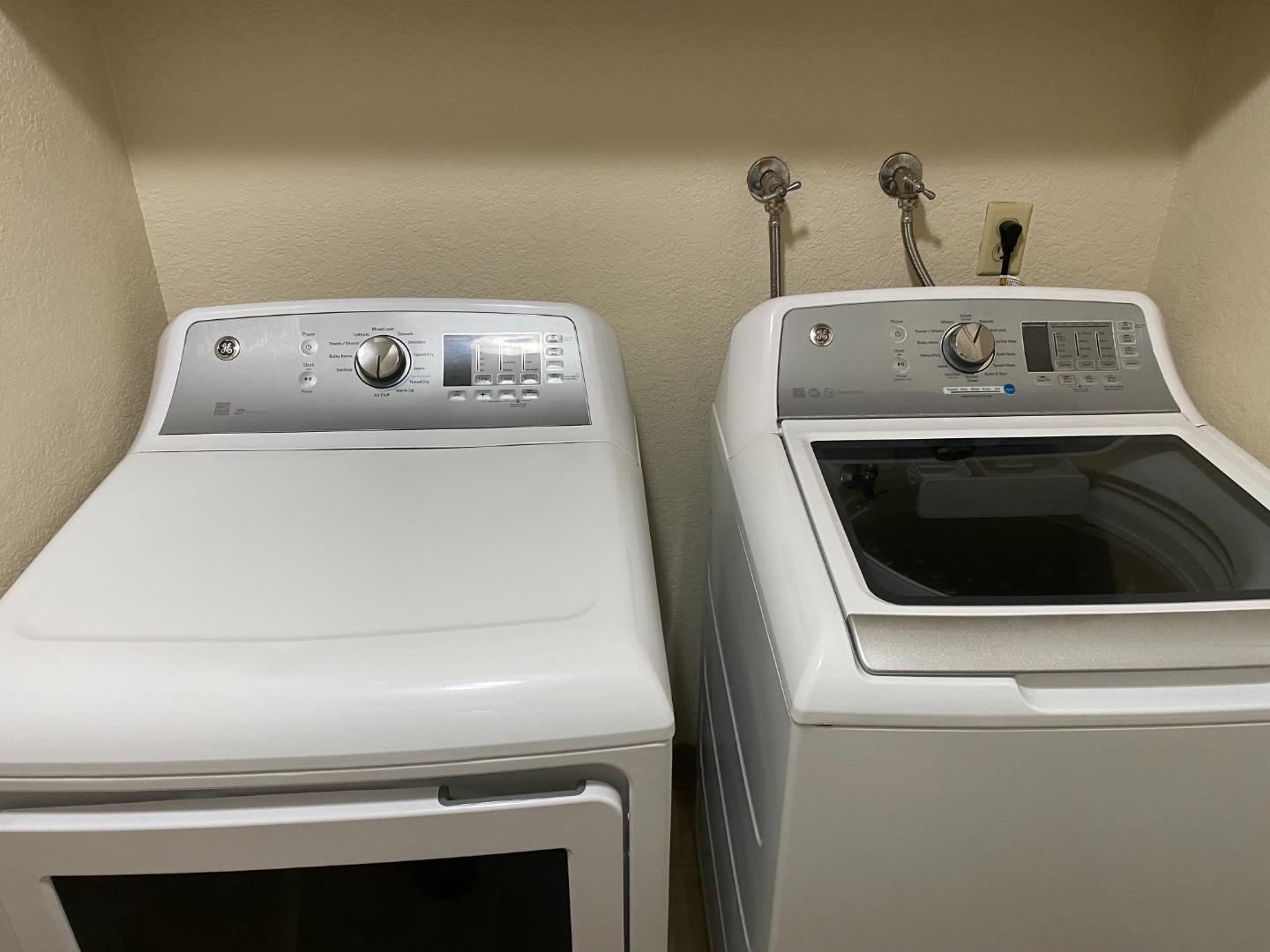 1051 Padre Drive, Unit 7 Salinas, CA 93901 - Photo 14 of 22 a utility room with dryer and washer