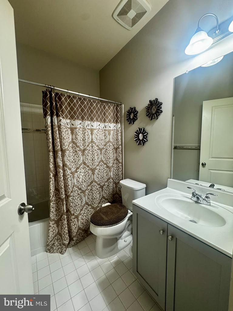 22494 Newcut Road Clarksburg, MD 20871 - Photo 18 of 26 Hallway Bathroom