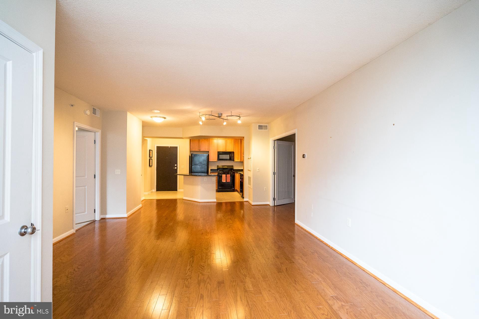 851 North Glebe Road, Unit 421 Arlington, VA 22203 - Photo 5 of 19 Open concept - Great for entertaining